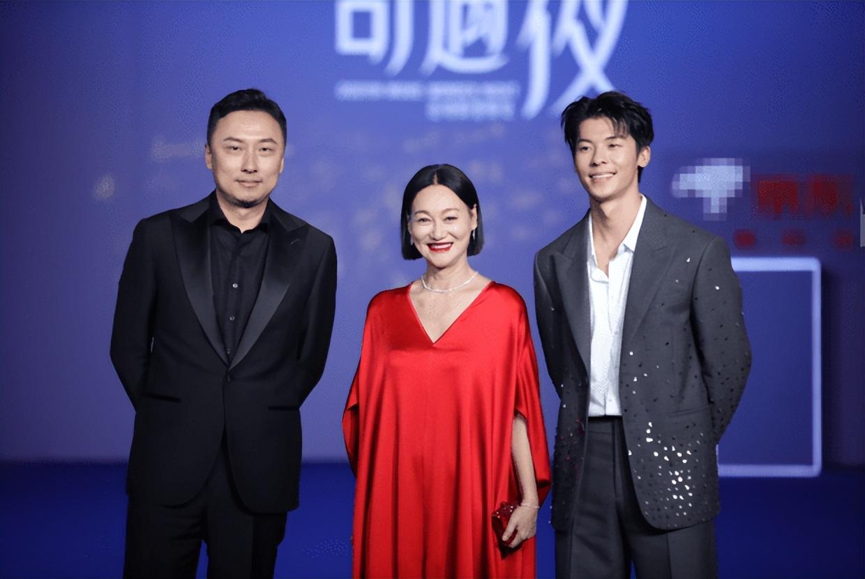 金鸡奖提名名单揭晓，王一博与沈腾争夺影帝桂冠之战，谁能最终胜出？
