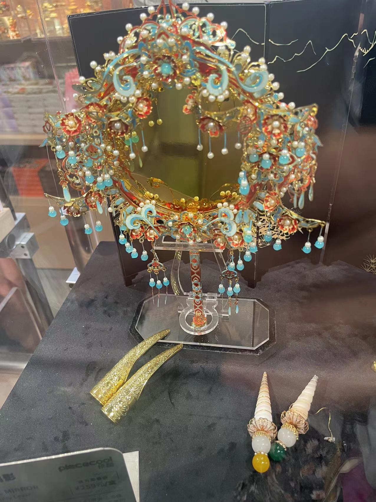 凤冠冰箱贴，国博热销商品的诞生与魅力揭秘，成为销售冠军的故事