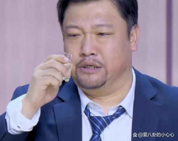 贾冰，一人之力，将旅综打造成吃播盛宴的独特魅力