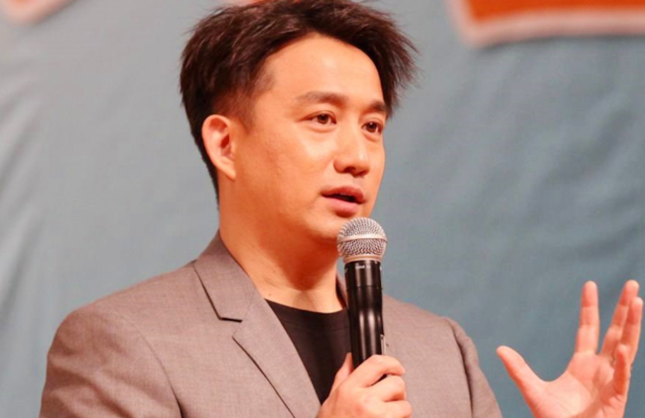 黄磊，从舞台到网络，自我梗的新潮流玩转者