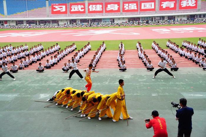 全国近3000名武术健儿长沙论剑，科技助力下的武术竞技风采展示
