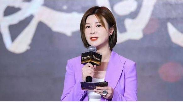 杜华对旗下艺人严厉批评，不火背后的娱乐产业挑战与反思深度解读
