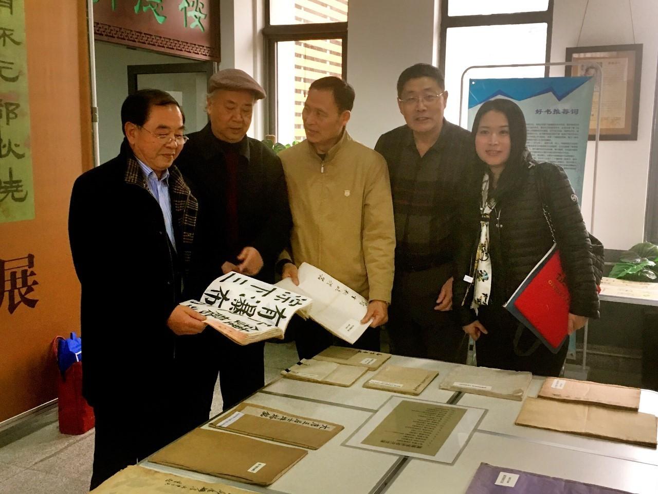校园外意外遭遇殴打事件，友情的力量与官方回应的正义行动时刻