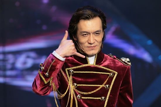 杨子与大冰，小巷中的身份对决与独特风味探索