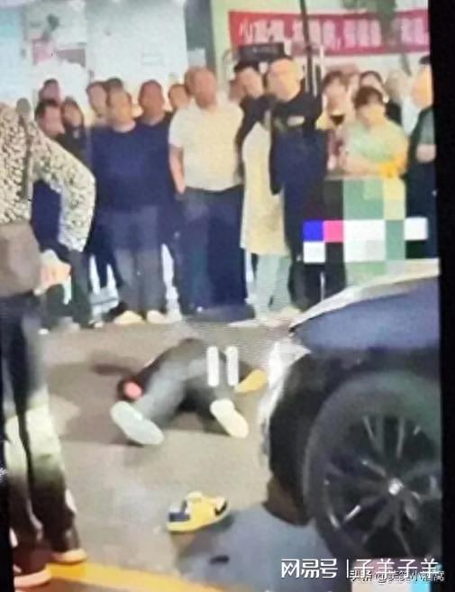 因病去世被传当街杀人？面对谣言与困境，我们选择成长与励志！
