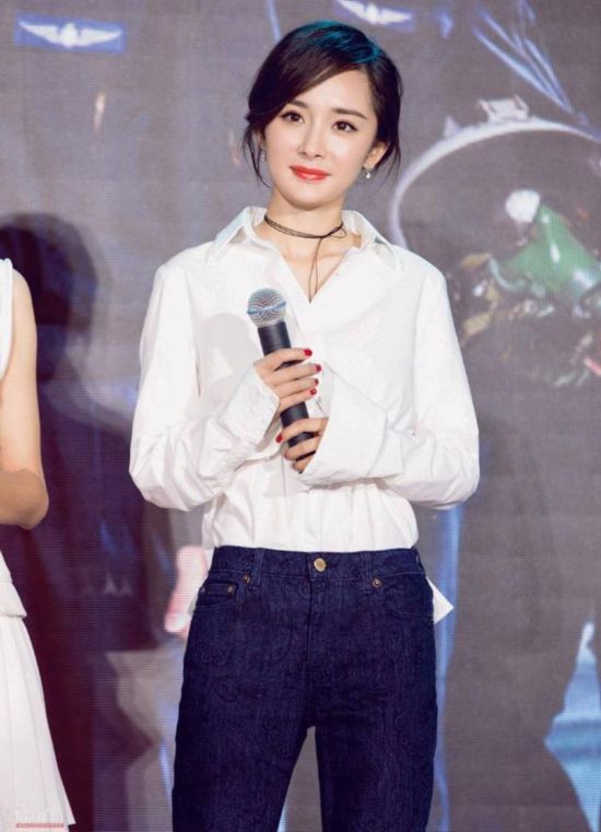 小巷深处的时尚盛宴，刘亦菲、杨幂、刘诗诗与倪妮同场走秀的独特小店风采展示会