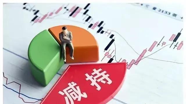 任泽平、但斌被禁止关注背后的故事，小巷中的独特风味小店探索
