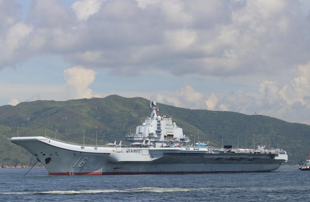 国防部揭秘，辽宁舰编队绕菲律宾一圈，科技巨轮改变海洋格局新体验