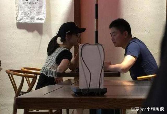 刘强东章泽天报警背后的故事，小巷神秘小店揭秘