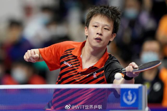 樊振东抵达鄂尔多斯备战全国乒乓球锦标赛