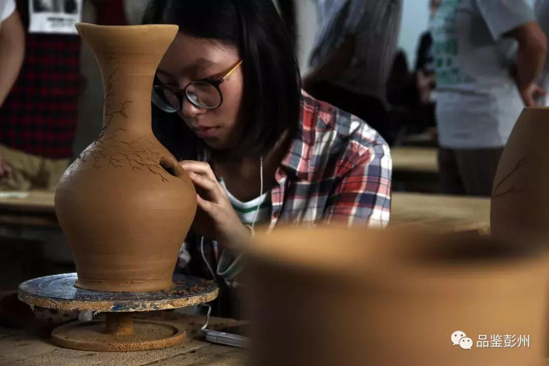财政部新政策对百姓利益的影响，特色小店揭示政策影响下的生活变迁