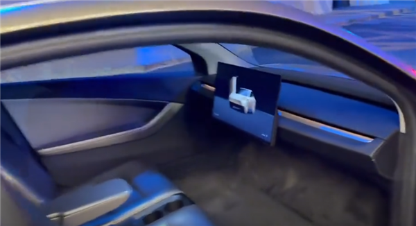 第一视角试驾特斯拉Cybercab，驾驭未来的科技之旅