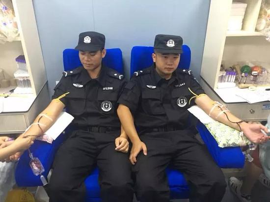 民辅警迅速集结献血展现集体荣誉和社会责任感