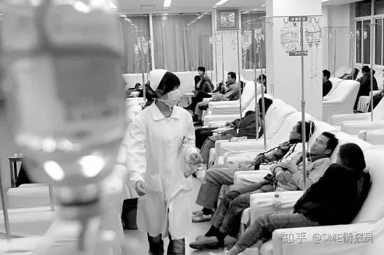 臭肉涉事食堂承包商背后的真相深度探究，物业公司角色揭秘