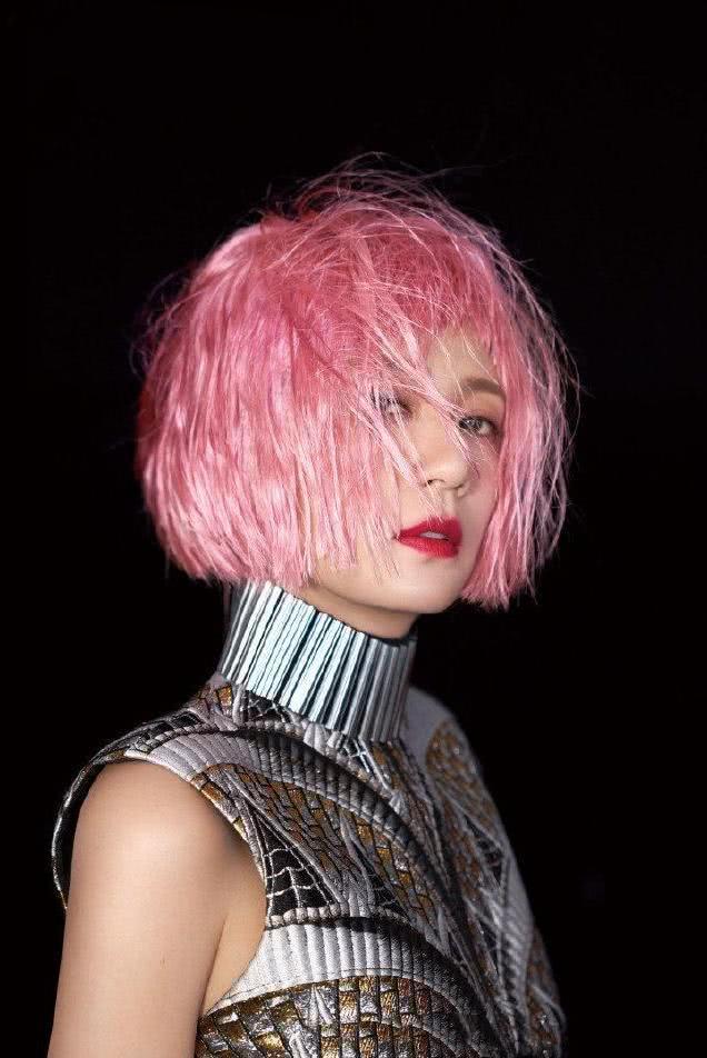 贾静雯女儿反对却毅然剪短发，详细步骤指南曝光