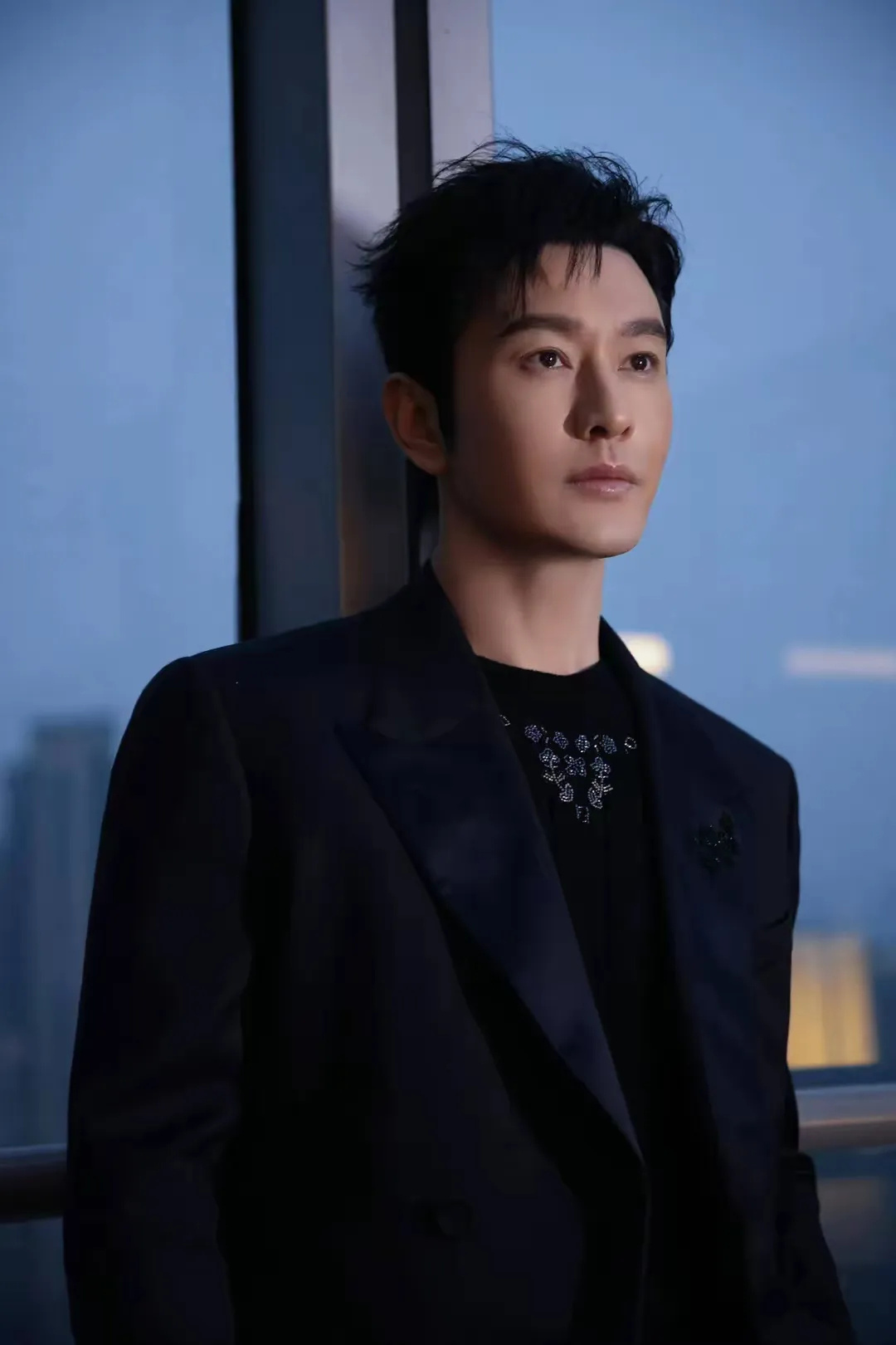 黄晓明回应近期舆论，步骤指南揭秘明星应对风波之道