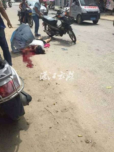 女子误闯施工现场摔倒索赔遭驳回，真情与波折的背后故事