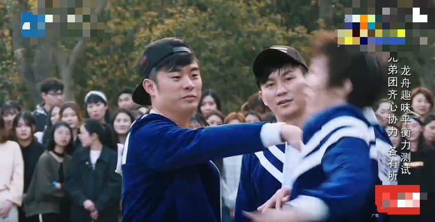 男子反复捶断手指碰瓷30多起，时代背景下的特殊现象