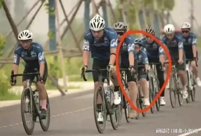男童骑行遭碾身亡引发悲痛与反思，家属发声呼吁正义诉求与社会关注