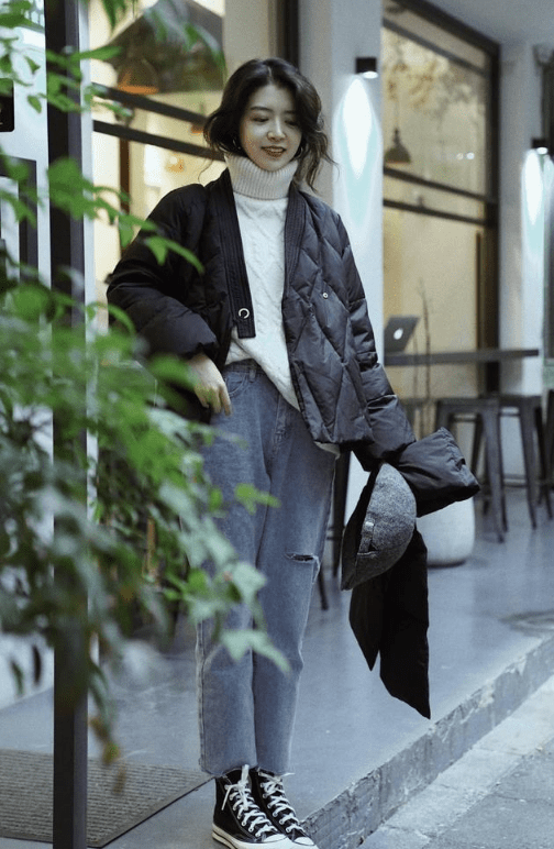 博主高价购入叶珂新款服饰却遭遇稀碎体验，购物经历与科技揭秘背后的故事。