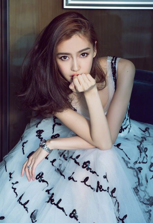 刘亦菲、杨幂、刘诗诗、倪妮齐聚科技盛会，四大女星共赴智能生活之旅走秀盛典