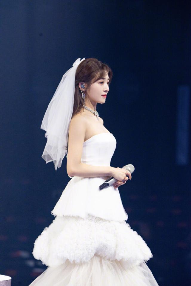 刘亦菲、杨幂、刘诗诗、倪妮齐聚科技盛会，四大女星共赴智能生活之旅走秀盛典