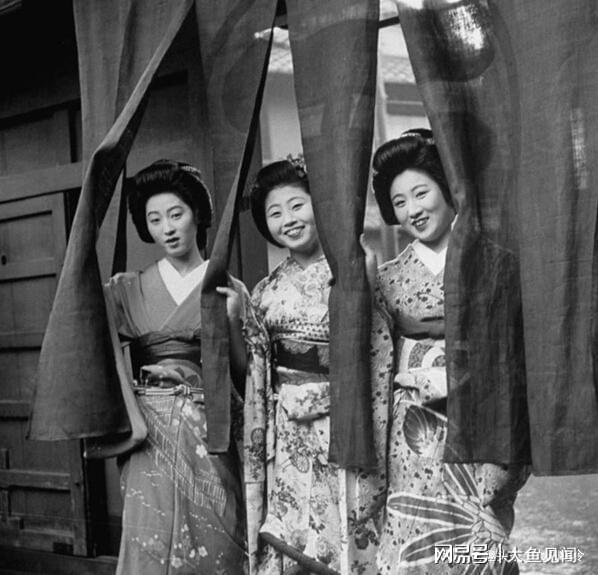 智利女网红在日本神社的引体向上挑战，文化交融与个人表达的探索
