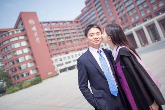 刘强东章泽天报案