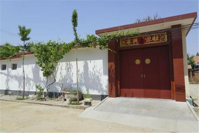 农村自建房大门最新款，小巷深处的独特风情展现