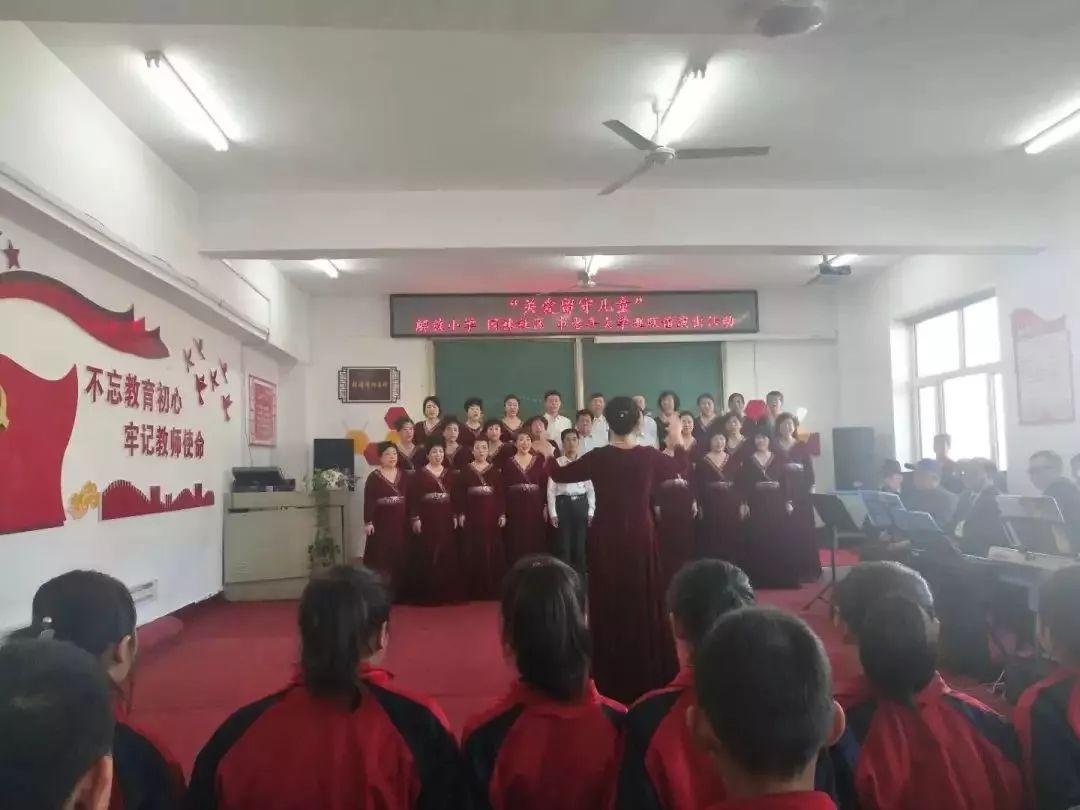 梅河口服务员招聘信息及友情温暖日常