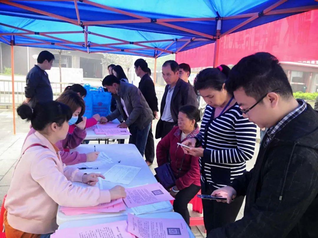 柳州市最新招聘信息，寻找励志之星，变化带来自信与成就感！