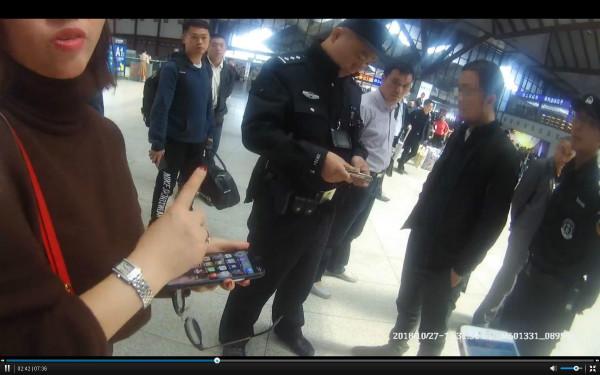 网红直播情侣亲昵偷拍现象解读与深度思考，窥探背后的伦理与隐私边界