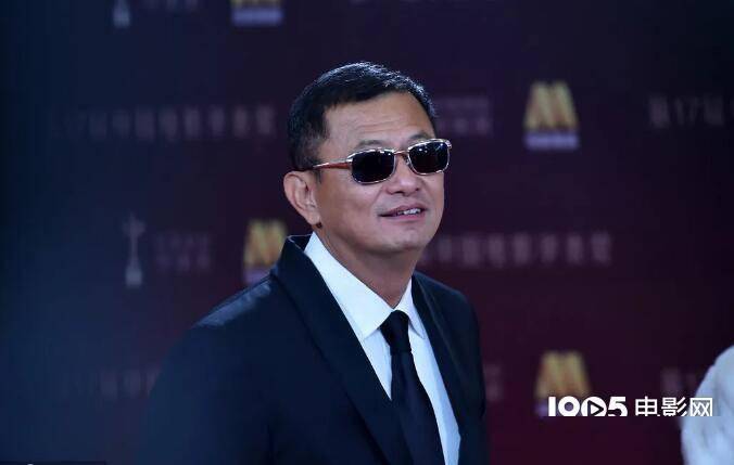 范伟荣获金鹰奖最佳男主角提名，演技卓越，实至名归的荣誉