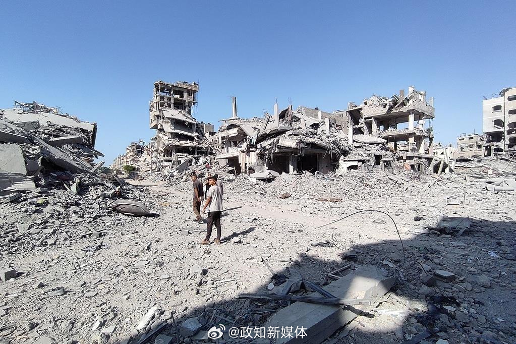 以军袭击加沙地带引发冲突，探索加沙地带背后的政治与人心动荡