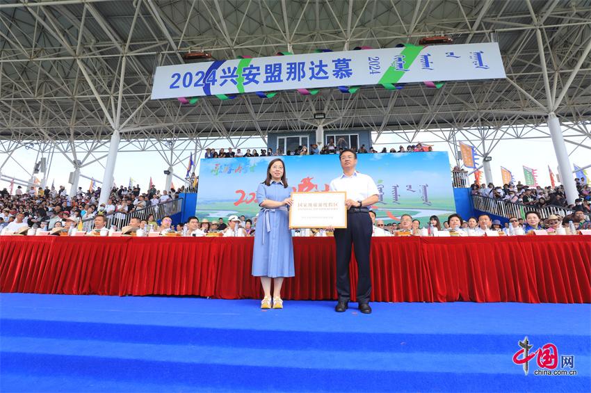 2024年天天彩资料免费大全,快速响应设计解析_版本版15.863
