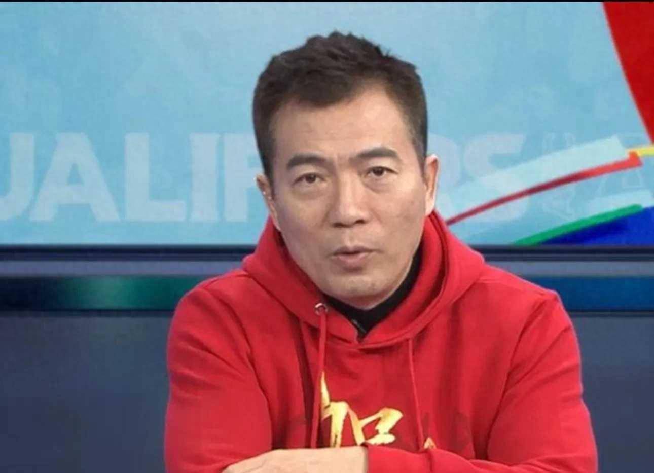 黄健翔为国足提出破茧策略，重塑荣光的关键建议