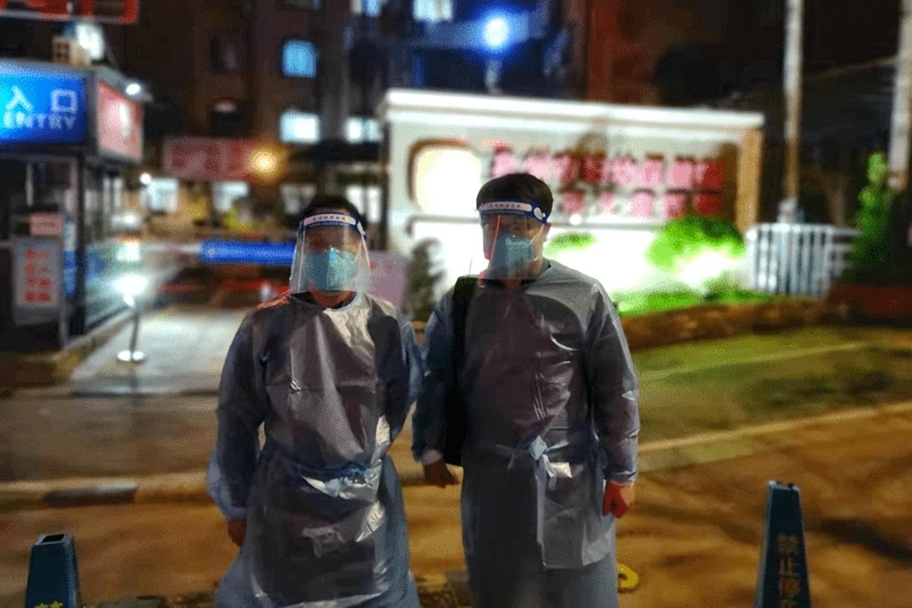 深圳小区火灾背后的力量与启示，自信成长中的挑战与变化，多次爆炸声背后的真相探索