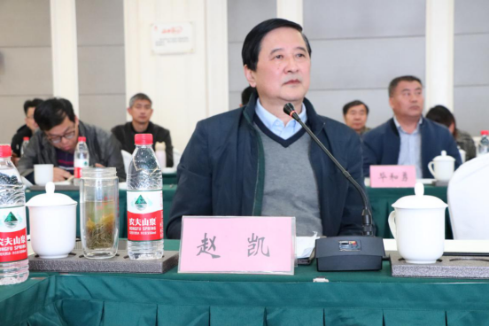 作协主席酒后闹事辱骂前台，小巷特色小店背后的故事