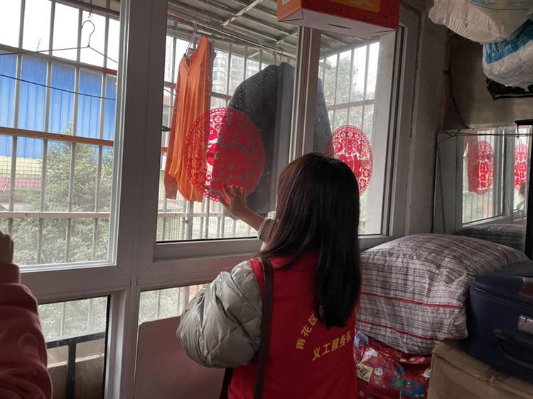 奶奶的一天，超值体验从88元一日游到百元保温杯的收获之旅