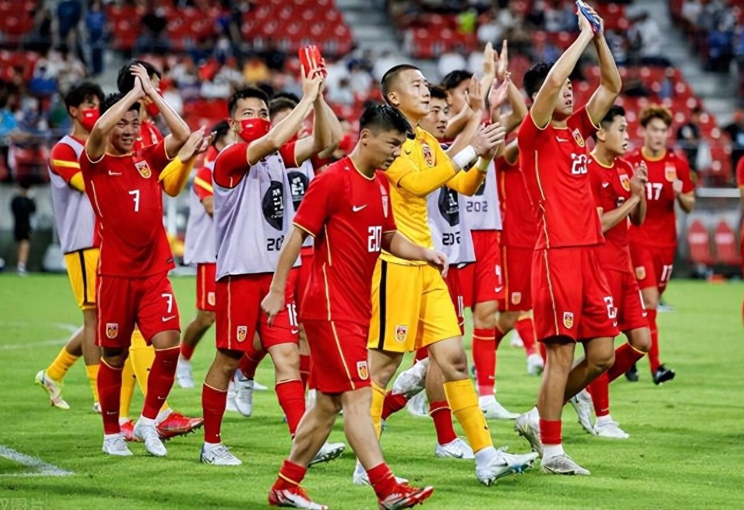 国足决战印尼，胜利之歌，无路可退！