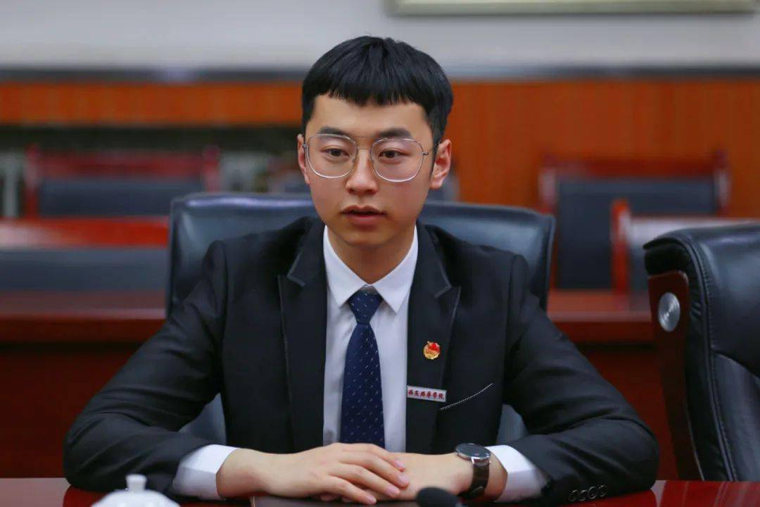 奶奶的新时代之旅，88元1日游与智能保温杯的双重体验