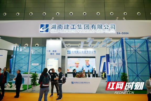 全球最大吨位全地面起重机成功下线，操作指南与详解