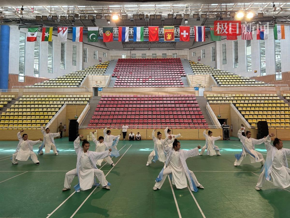 武当武术海内外推广中心授牌仪式，共筑文化桥梁，点燃自信与成就之火