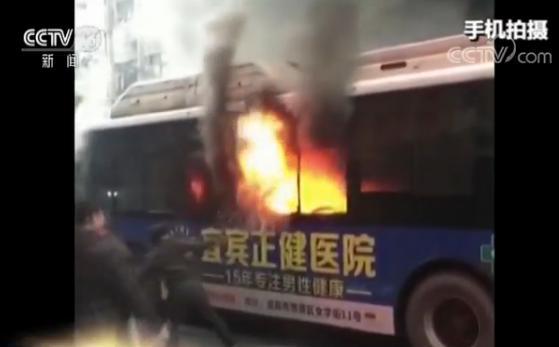 全网寻找灭火救人的英雄大哥，传递爱与陪伴的感人瞬间