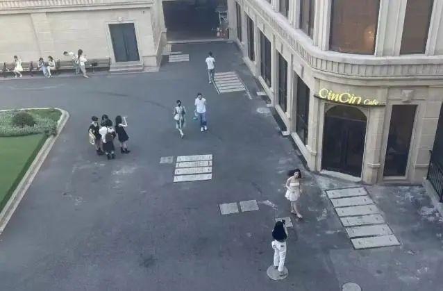 网红涌入上海三甲医院打卡拍照现象深度解析