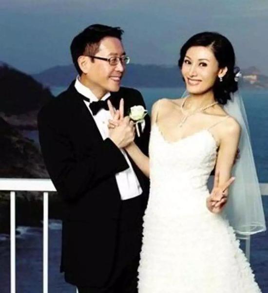 生命的奇迹，跨越时光的挑战，50岁女子二胎诞生之路