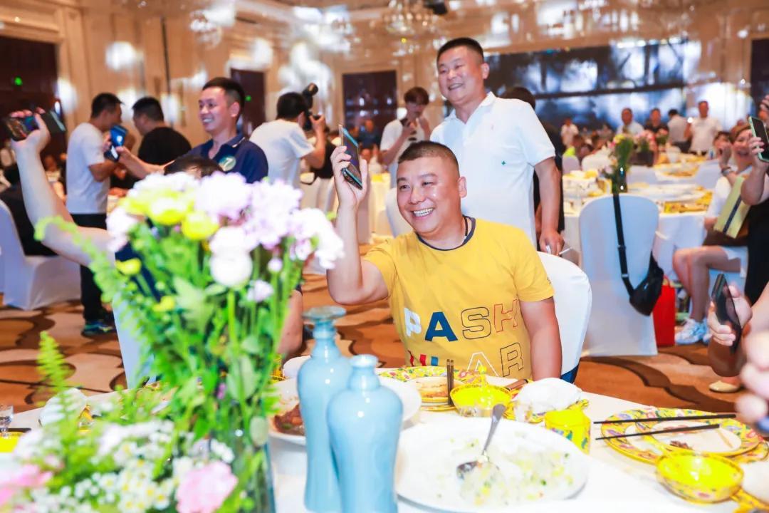 北汽男篮主场惊险翻盘，科技篮球盛宴，体验前沿科技魅力！