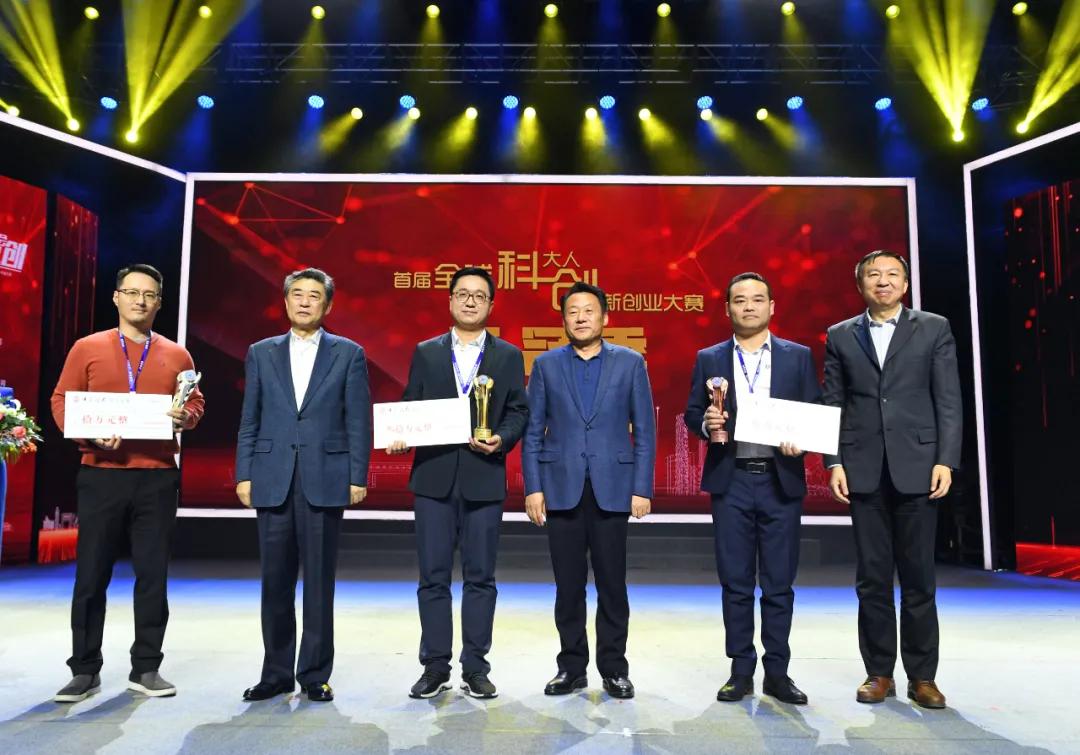 包信和院士慷慨捐赠奖金助力中国科大科技教育，无私奉献精神令人钦佩