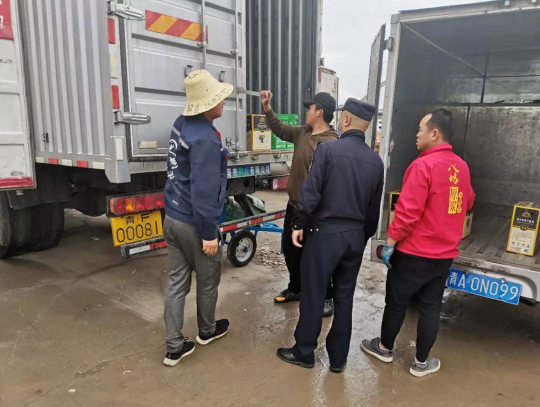 官方回应罐车危化品泄漏，安全警示与应对措施揭晓
