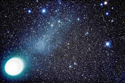 广州天文爱好者捕获罕见彗星影像，闪耀星空，一瞥定格永恒之美
